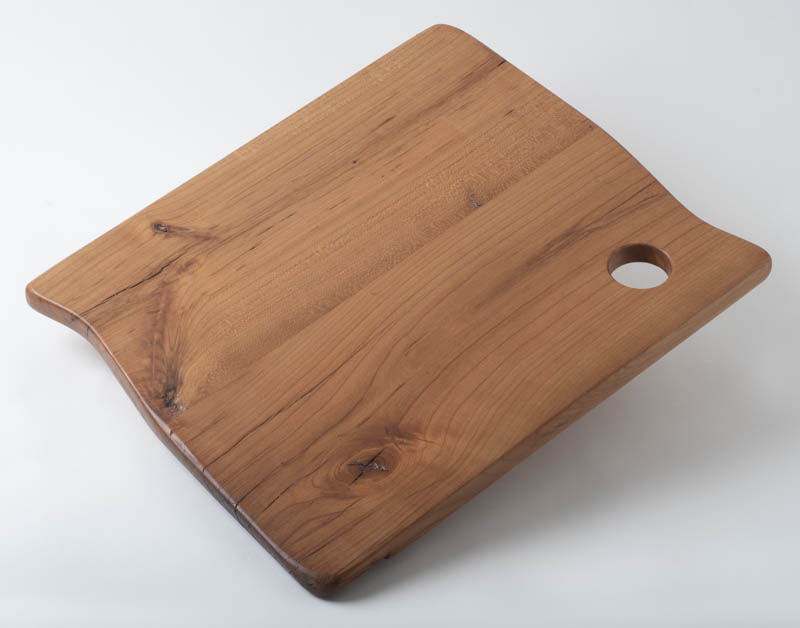 Charcuterie board, in cherry with hole